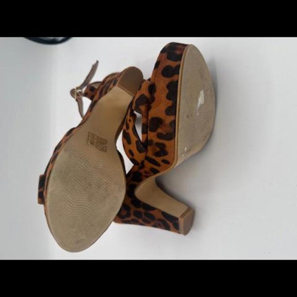 EUC Allegra K Platform Heel, Size 7 - Picture 3 of 4